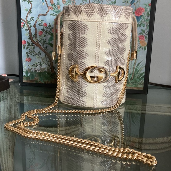 Gucci Zuni snakeskin mini bucket bag. - Picture 7 of 7